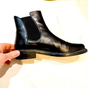 Stuart Weitzman boots 7.5 ,made in Spain